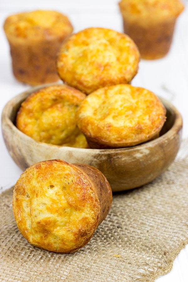 Bacon Cheddar Popovers | Cheesy popovers with crumbed bacon!