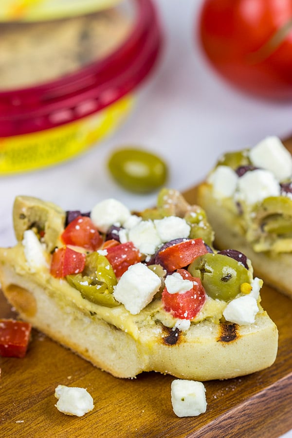 Looking for a tasty grilled appetizer? This Grilled Mediterranean Baguette is easy and delicious!