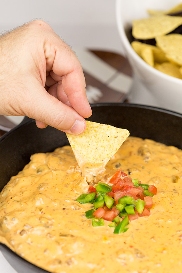 Cheesy Skillet Queso Dip