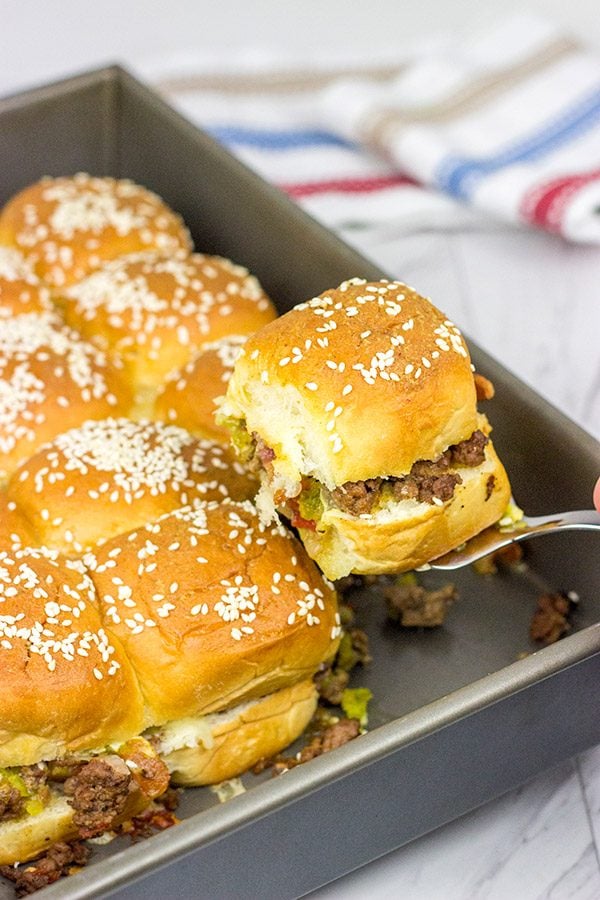 Pull Apart Cheeseburger Sliders | Bring the summer party indoors!