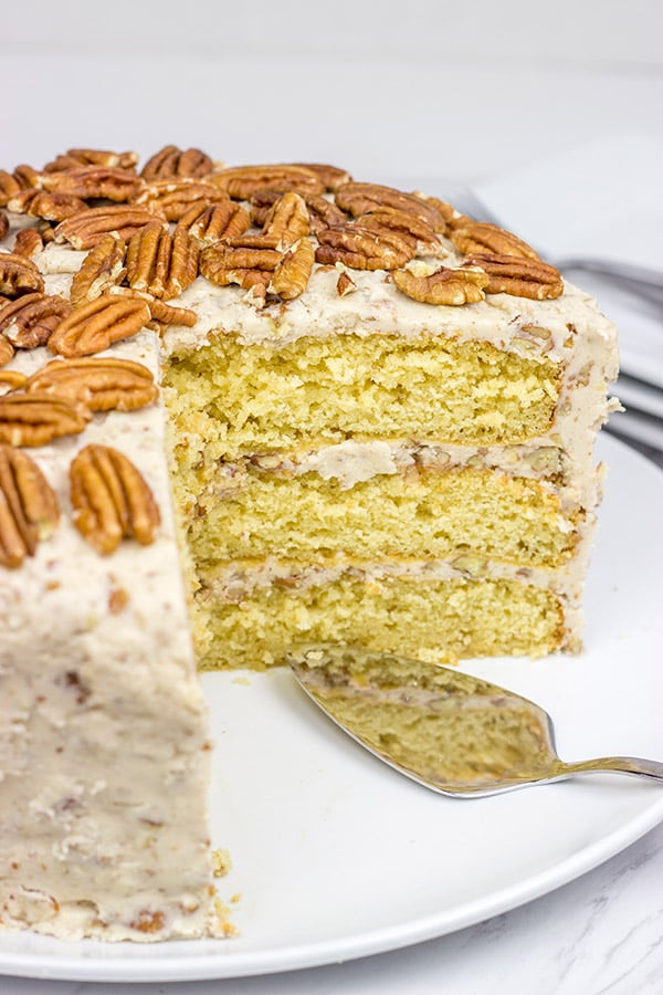 Southern Pecan Praline Cake | Packed with pecans!