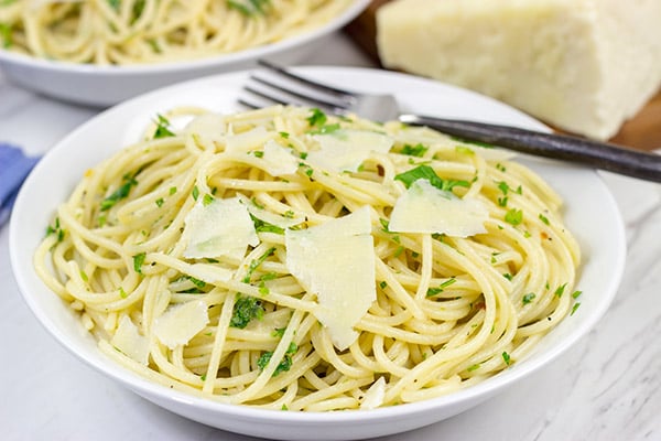 Spaghetti with White Wine Pasta Sauce