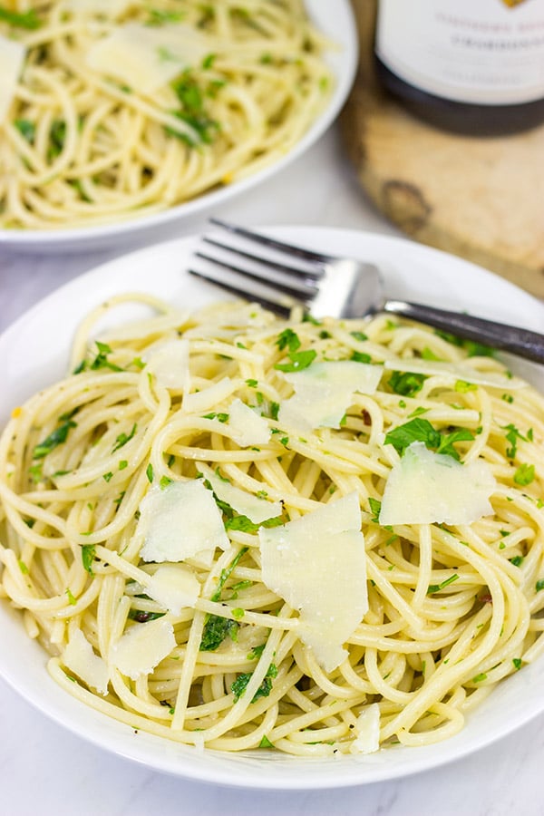 Spaghetti with White Wine Pasta Sauce