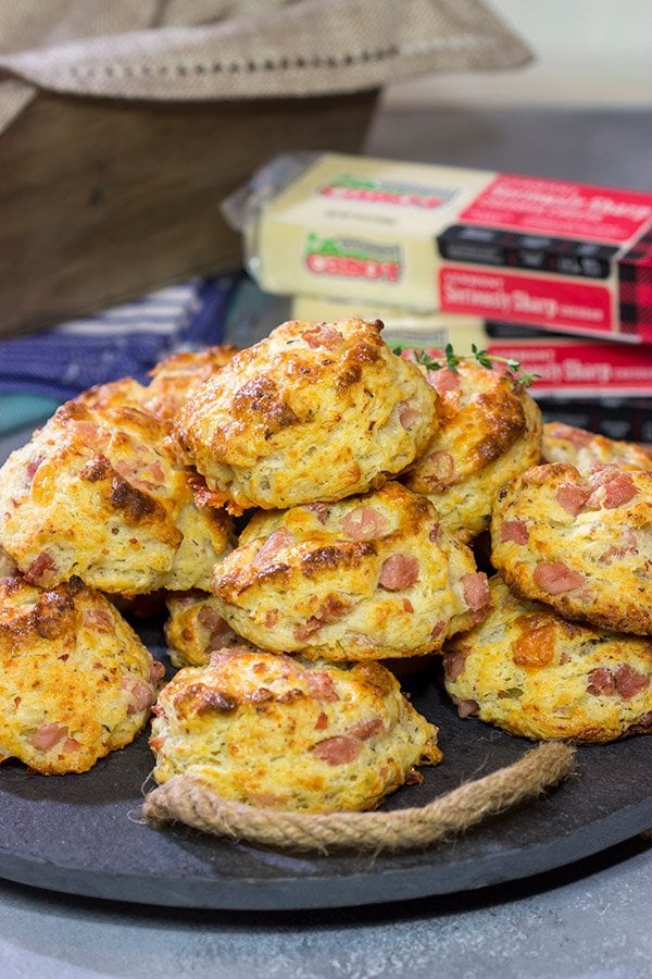 https://spicedblog.com/wp-content/uploads/2020/03/Cheesy-Ham-Biscuits3.jpg