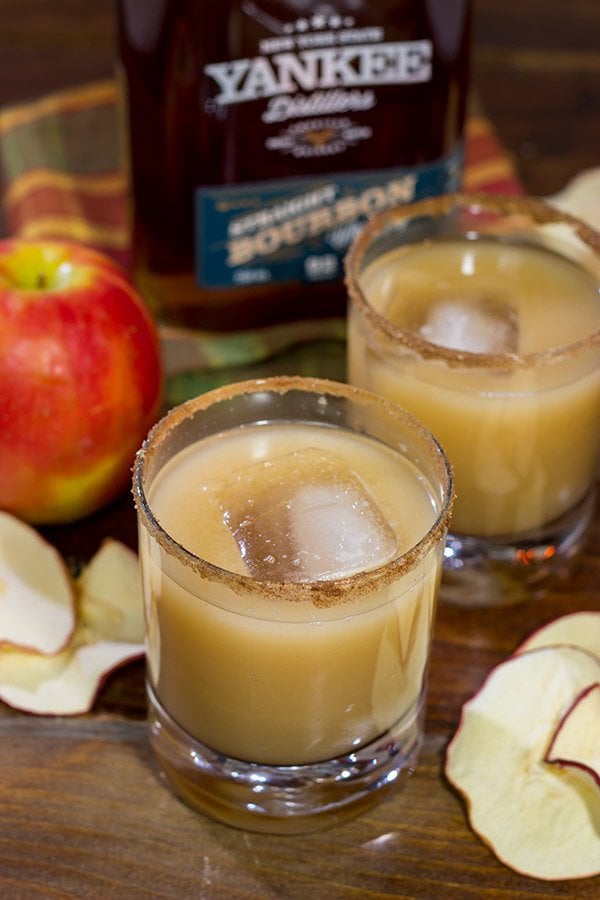 Caramel Apple Cocktail | Tasty bourbon cocktail...perfect for Fall ...