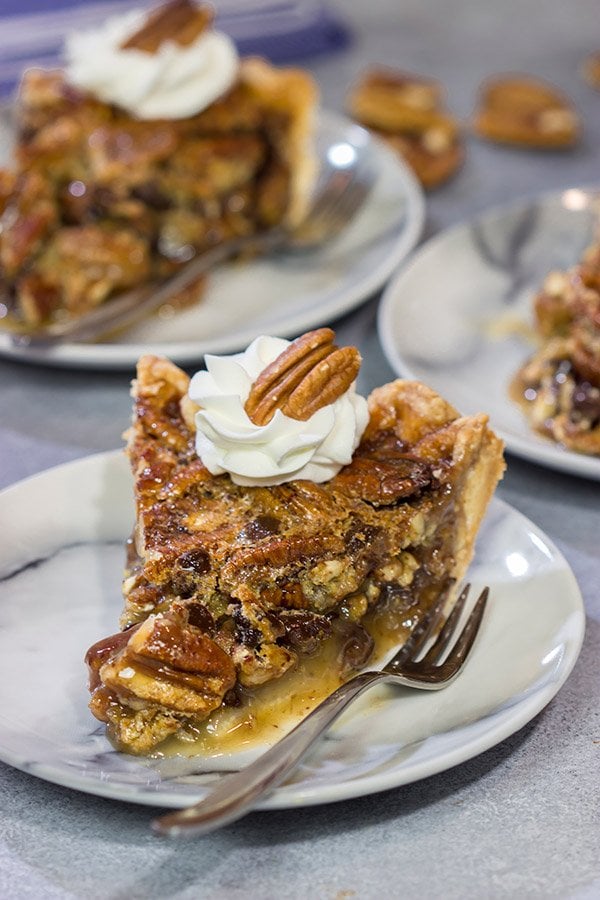 https://spicedblog.com/wp-content/uploads/2020/05/Chocolate-Bourbon-Pecan-Pie1.jpg