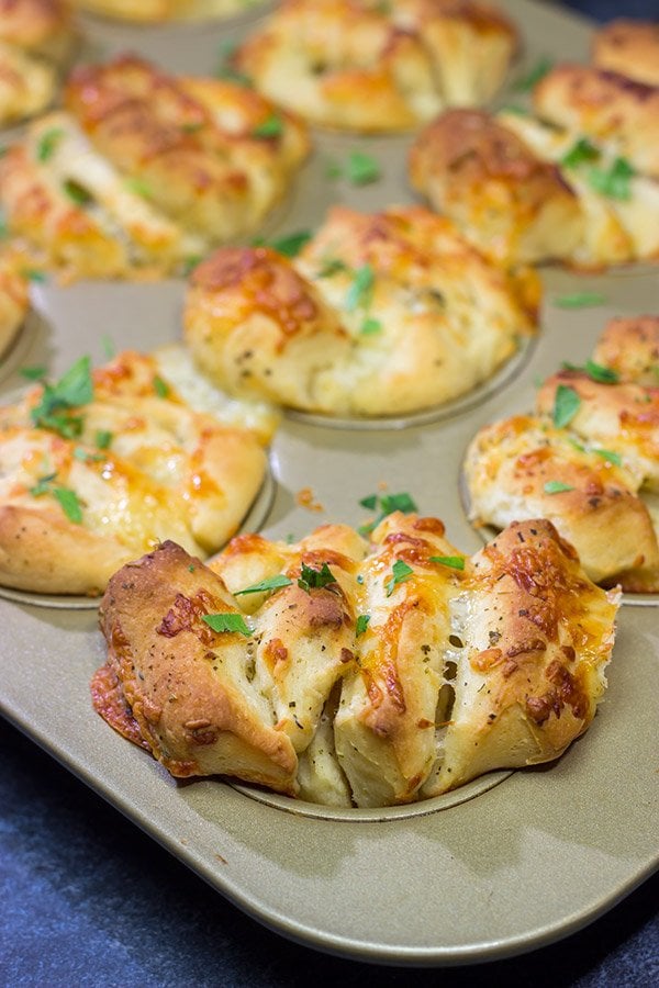 Cheesy Crescent Roll Garlic Knots With Parmesan (Easy!)