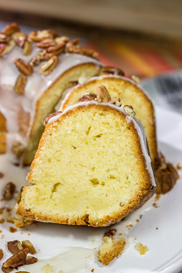 https://spicedblog.com/wp-content/uploads/2021/05/Maple-Pecan-Pound-Cake5.jpg