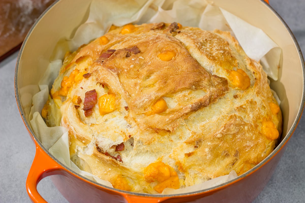 Jalapeno Cheddar Dutch Oven Bread (no knead!) - The Chunky Chef