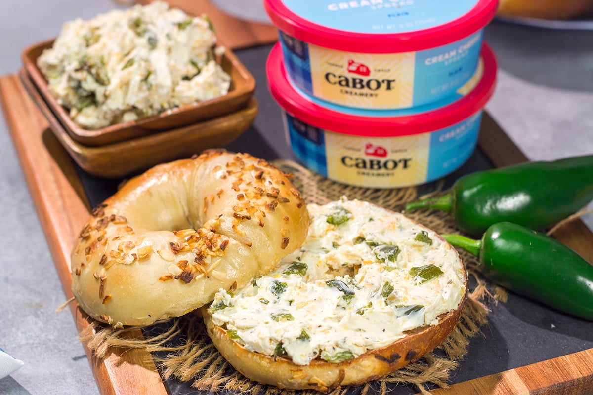 Add a kick to your morning with this homemade Jalapeño Cheddar Cream Cheese. Packed with roasted jalapeños and sharp cheddar cheese, this cream cheese is absolutely delicious!